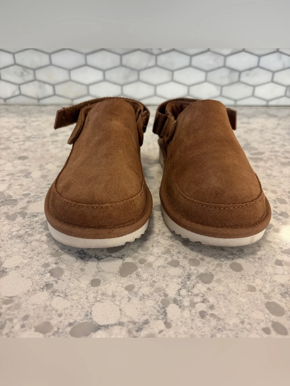 UGG KIDS GOLDENSTAR CLOG, SIZE 3
